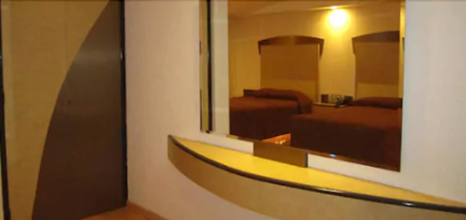 Standard Room, 2 Double Beds | Room amenity