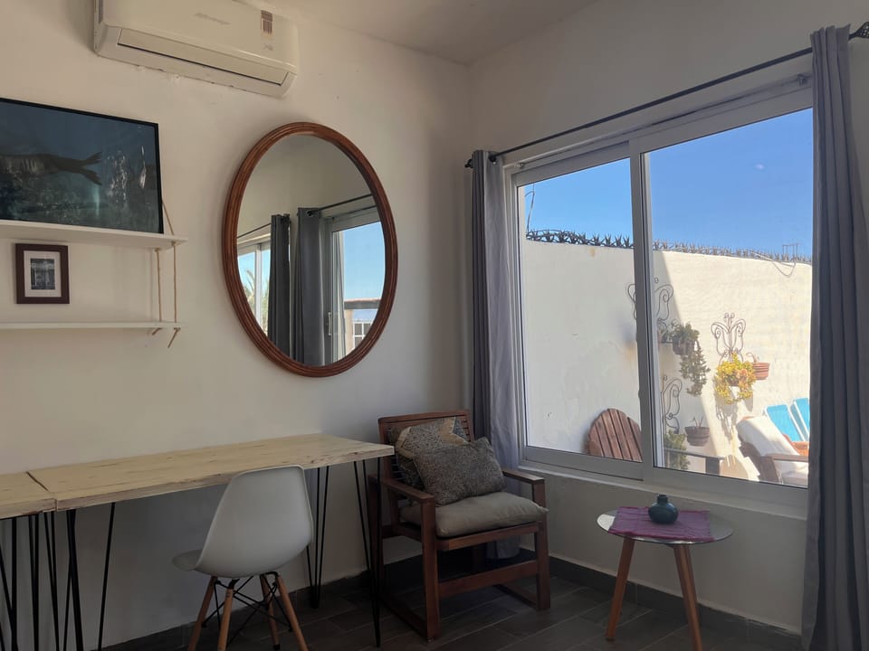 Deluxe Double Room, Partial Sea View | Interior