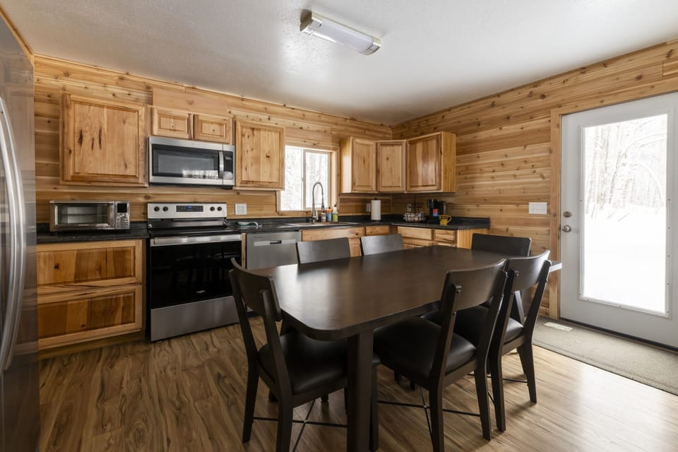 Kitchen / Dining