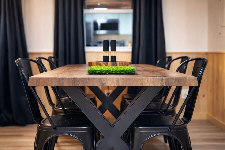 With seating for 6, it’s the perfect spot to plan your bike routes over morning coffee.