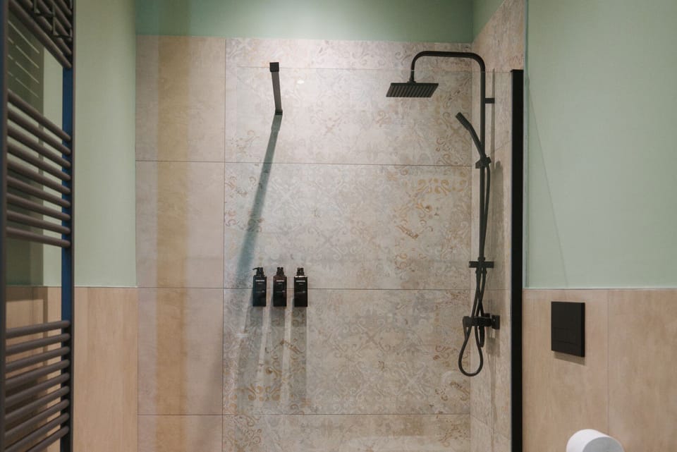 Double Room, City View | Bathroom | Shower, towels, soap, shampoo