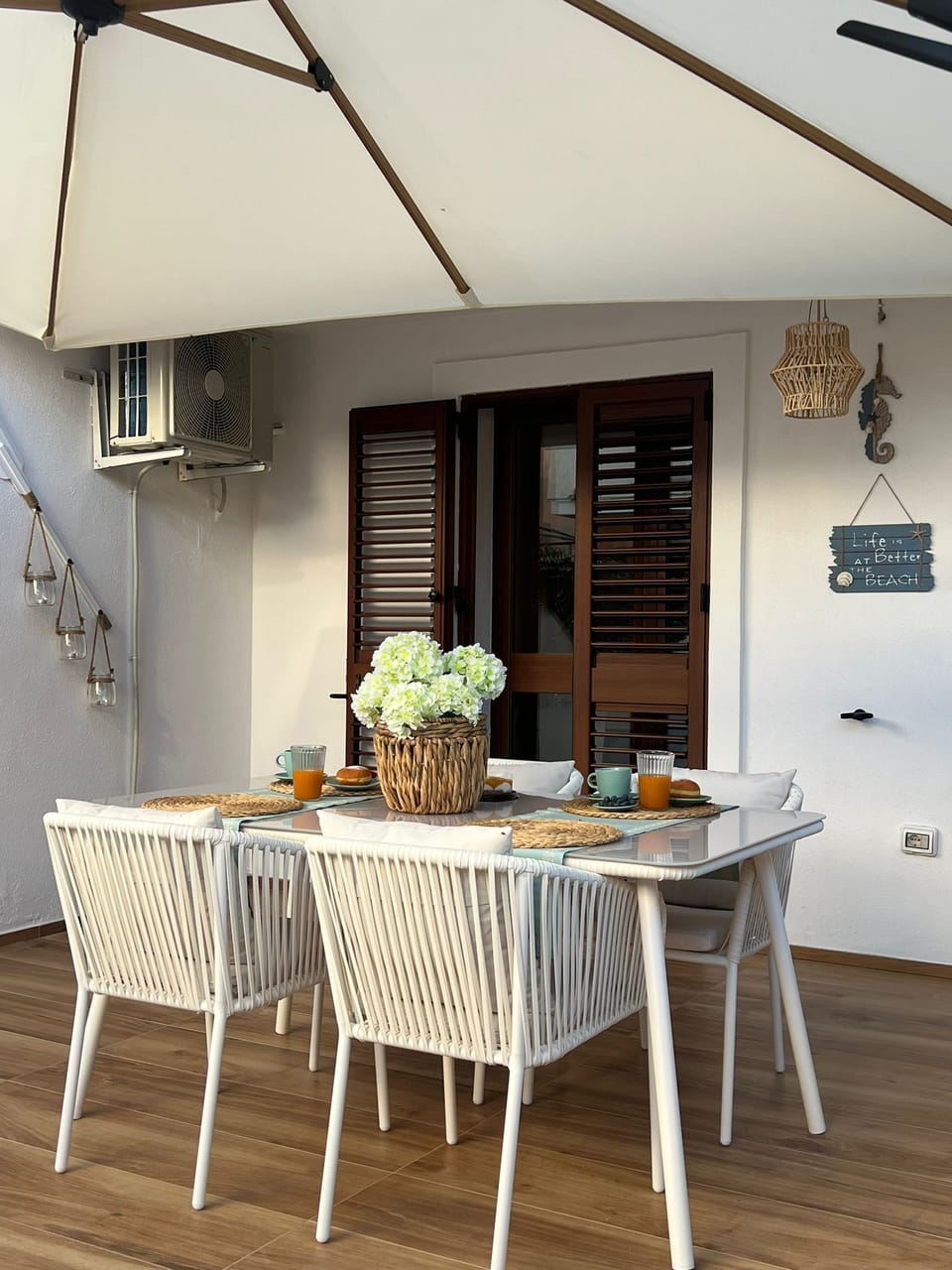 Outdoor dining