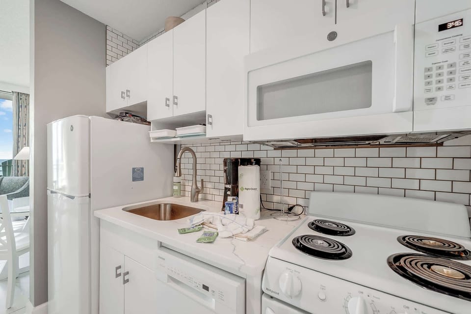 Equipped Kitchen for Your Stay
