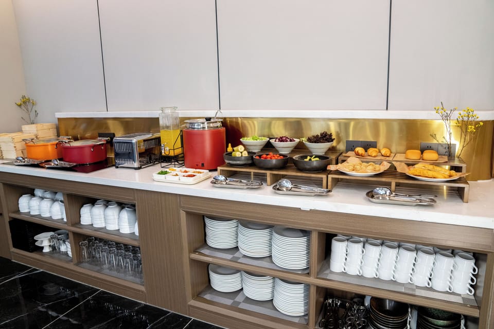 Daily buffet breakfast for a fee