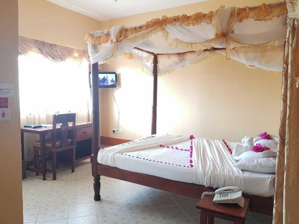 Deluxe Double Room | Free WiFi, bed sheets