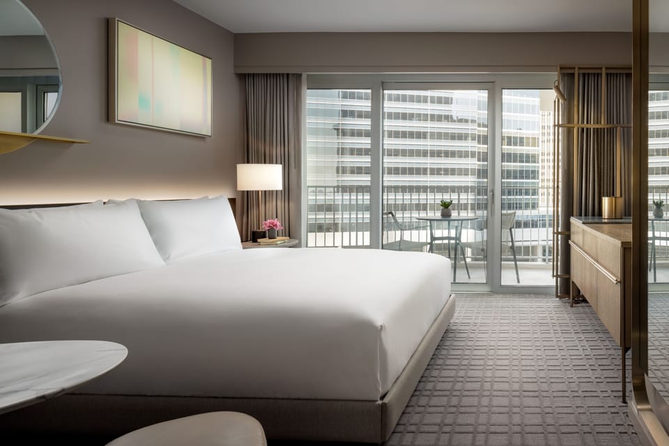 Egyptian cotton sheets, premium bedding, pillowtop beds, minibar