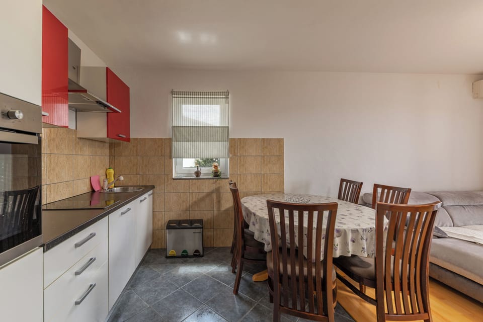 Kitchen and dining area