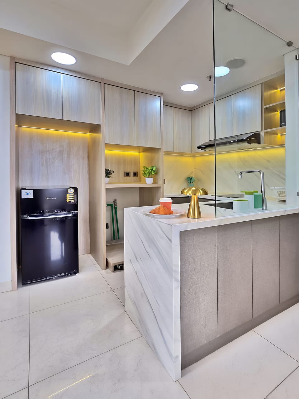 Apartment, 3 Bedrooms, City View | Private kitchen | Fridge, microwave, stovetop, cookware/dishes/utensils