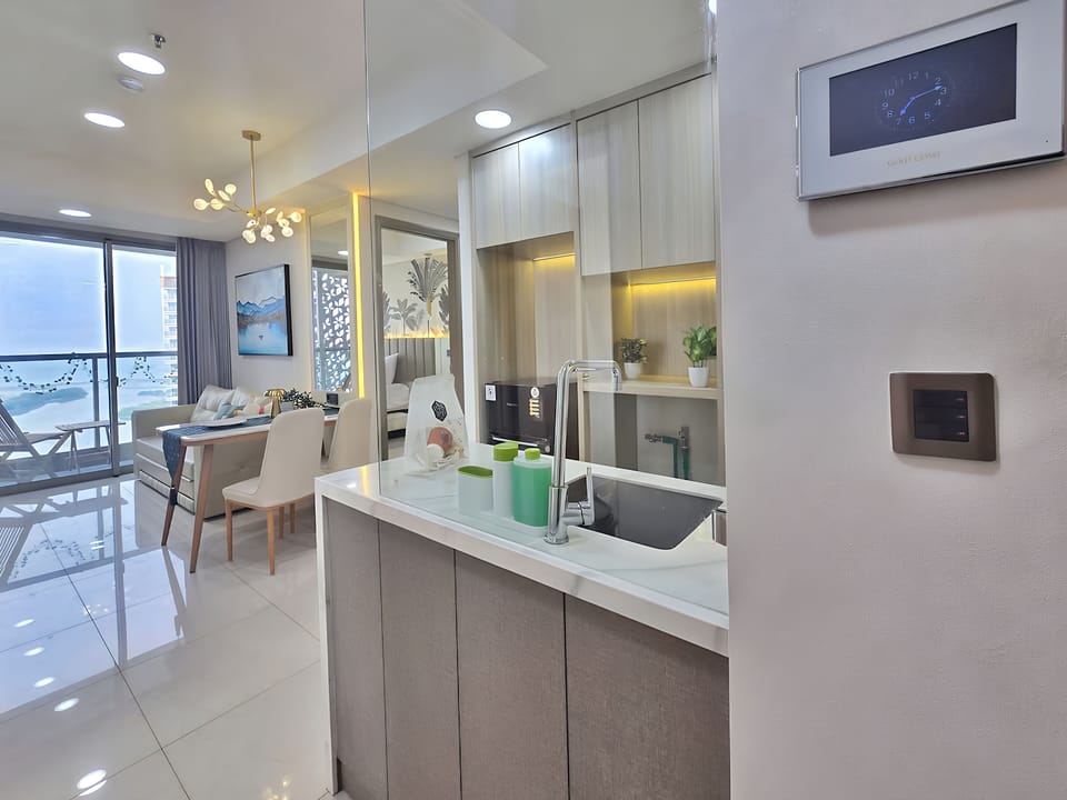 Apartment, 3 Bedrooms, City View | Private kitchen | Fridge, microwave, stovetop, cookware/dishes/utensils