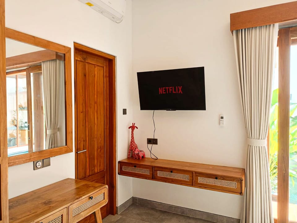 Deluxe Villa, 2 Bedrooms, Bathtub | Iron/ironing board, WiFi (free), bed sheets