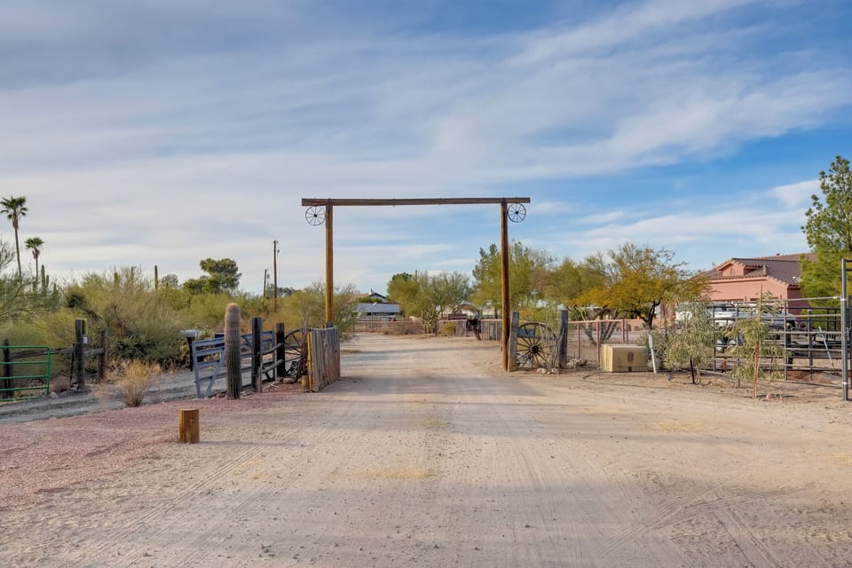 Driveway Parking | 3 Vehicles | Street