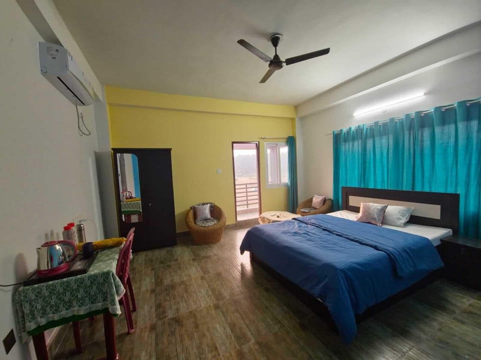 Luxury Room | Free WiFi, bed sheets