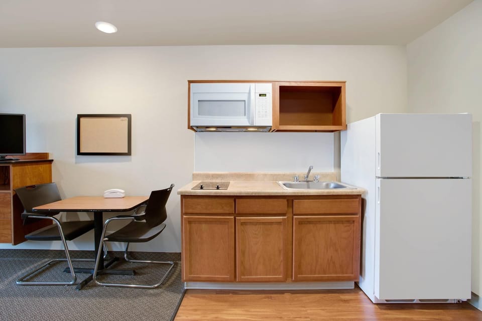 In-room safe, desk, laptop workspace, blackout drapes