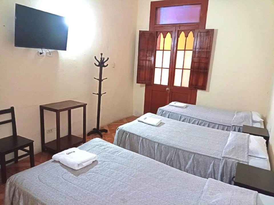 Classic Triple Room, 3 Twin Beds | Free WiFi, bed sheets