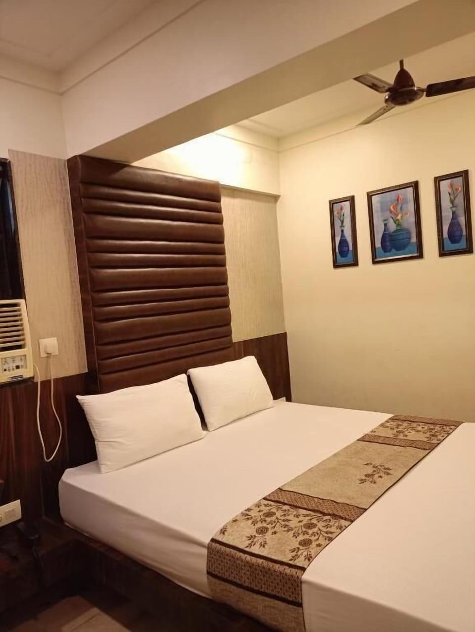 In-room safe, desk, soundproofing, free WiFi