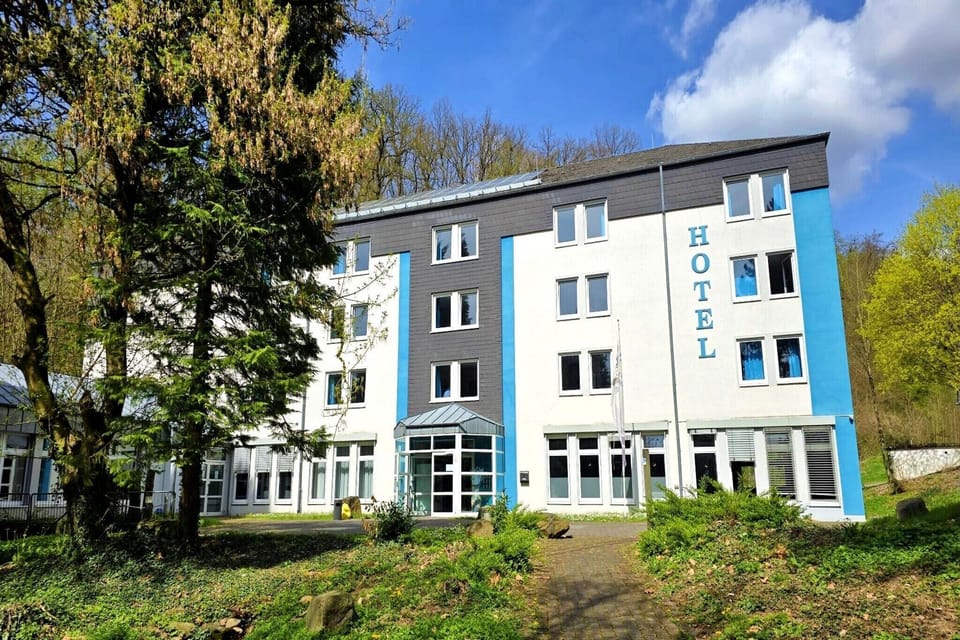 Hotel Exterior [summer]