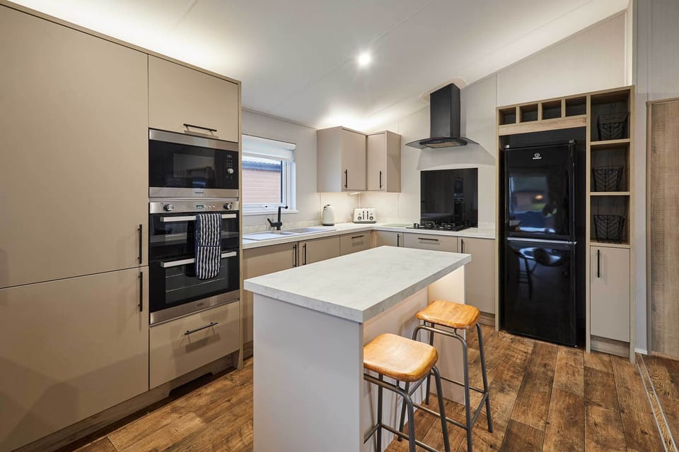 Black Moorhen Lodge, Allerthorpe Golf & Country Park, York - Host & Stay