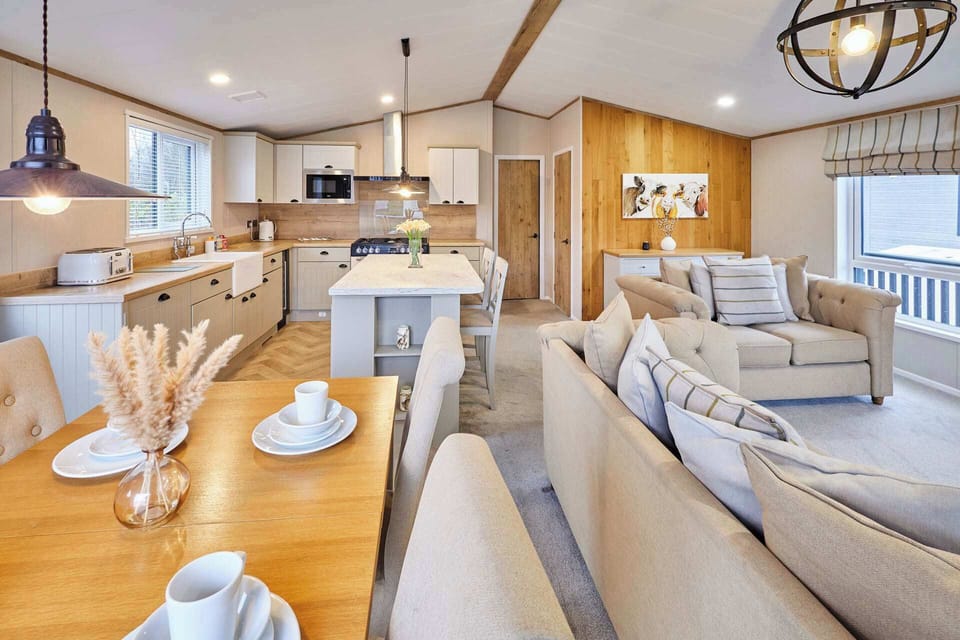 Huckleberry Lodge, Allerthorpe Golf & Country Park, York - Host & Stay