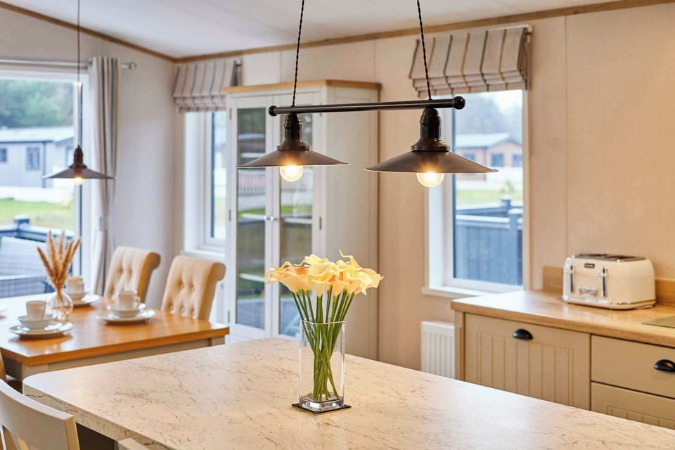 Huckleberry Lodge, Allerthorpe Golf & Country Park, York - Host & Stay