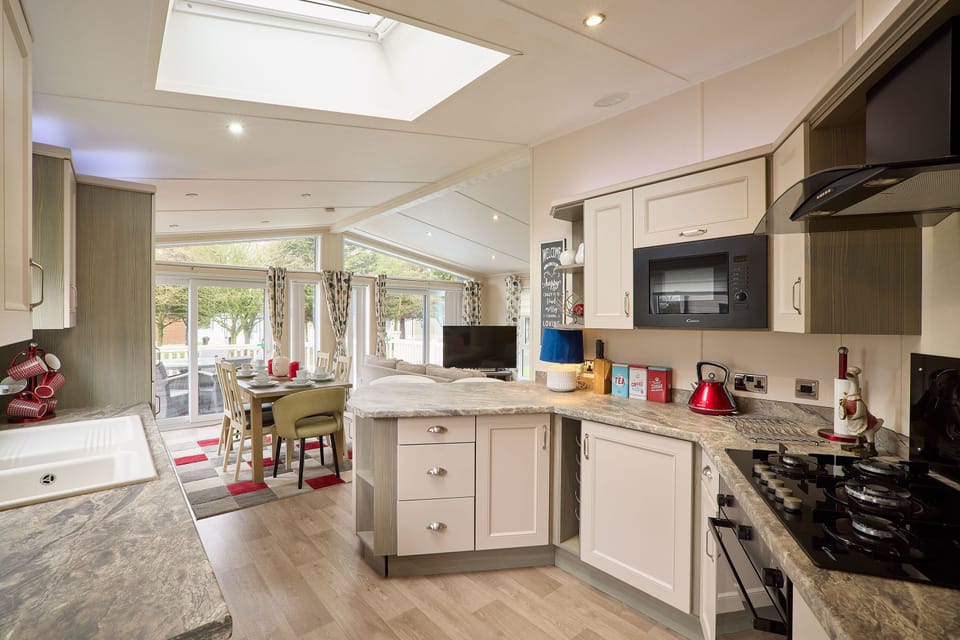 Crucible Lodge, Allerthorpe Golf & Country Park, York - Host & Stay
