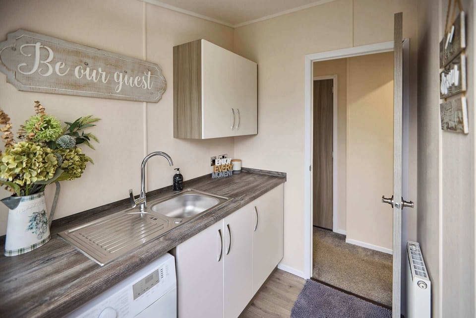 Yorkshire Burrow Lodge, Allerthorpe Golf & Country Park, York - Host & Stay