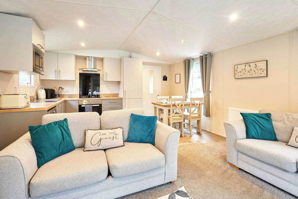 Springwood Lodge, Allerthorpe Golf & Country Park, York - Host & Stay