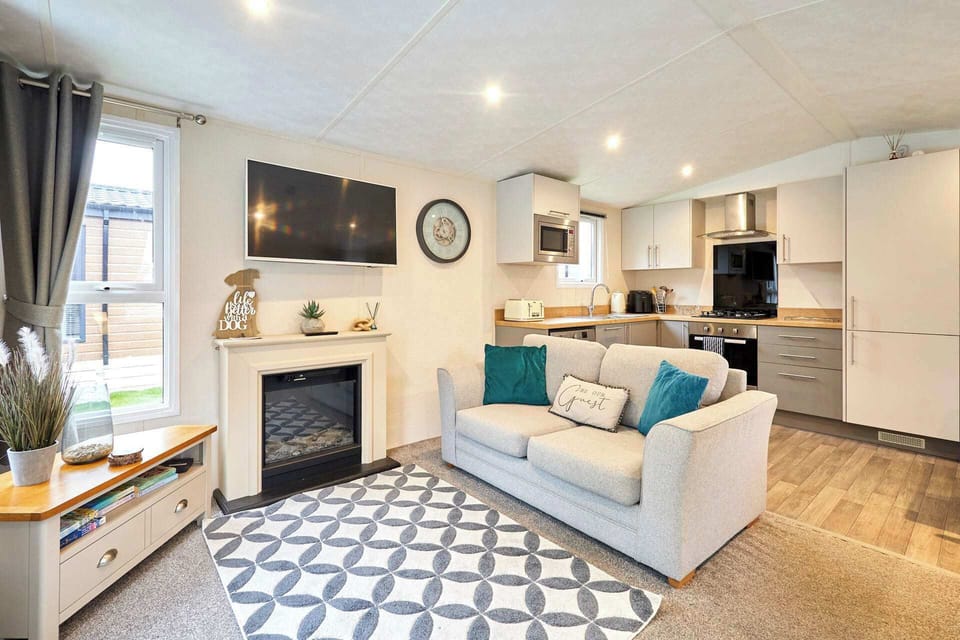 Springwood Lodge, Allerthorpe Golf & Country Park, York - Host & Stay