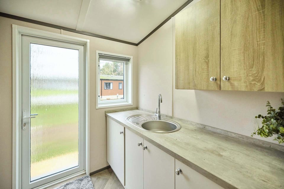 Oakwood Lodge, Allerthorpe Golf & Country Park, York - Host & Stay