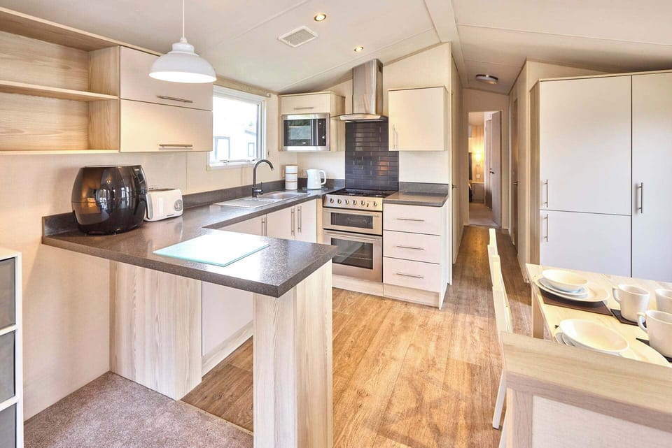 Cedar Lodge, Allerthorpe Golf & Country Park, York - Host & Stay