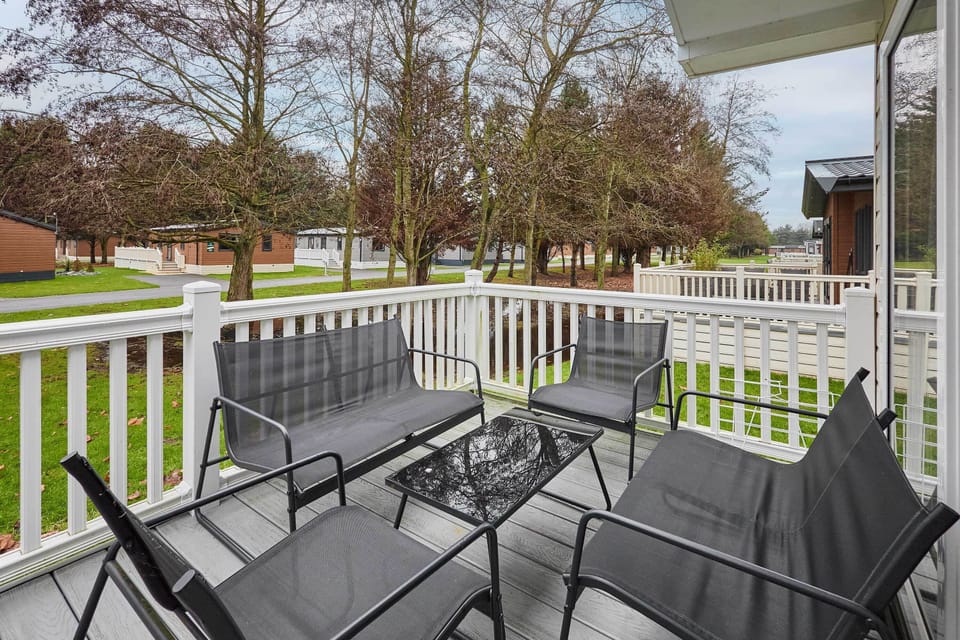 Graceland, Allerthorpe Golf & Country Park, York - Host & Stay