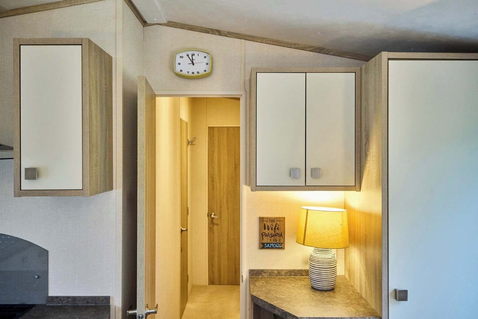 The Major Oak Lodge, Pocklington - Host & Stay
