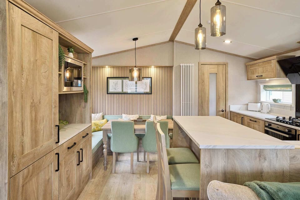 Ally Up Lodge, Allerthorpe Golf & Country Park, York - Host & Stay