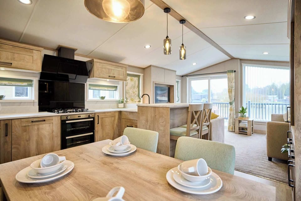 Ally Up Lodge, Allerthorpe Golf & Country Park, York - Host & Stay