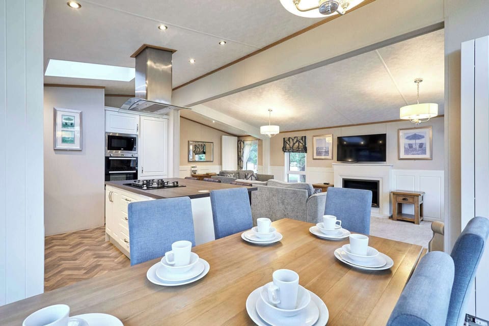 Bramble Lodge, Allerthorpe Golf & Country Park, York - Host & Stay