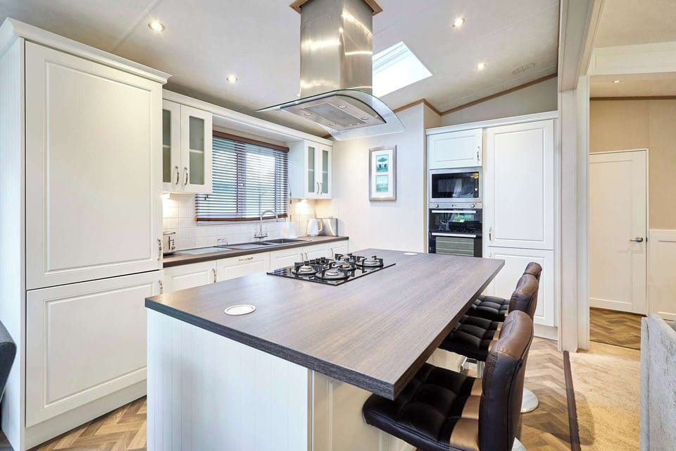Bramble Lodge, Allerthorpe Golf & Country Park, York - Host & Stay