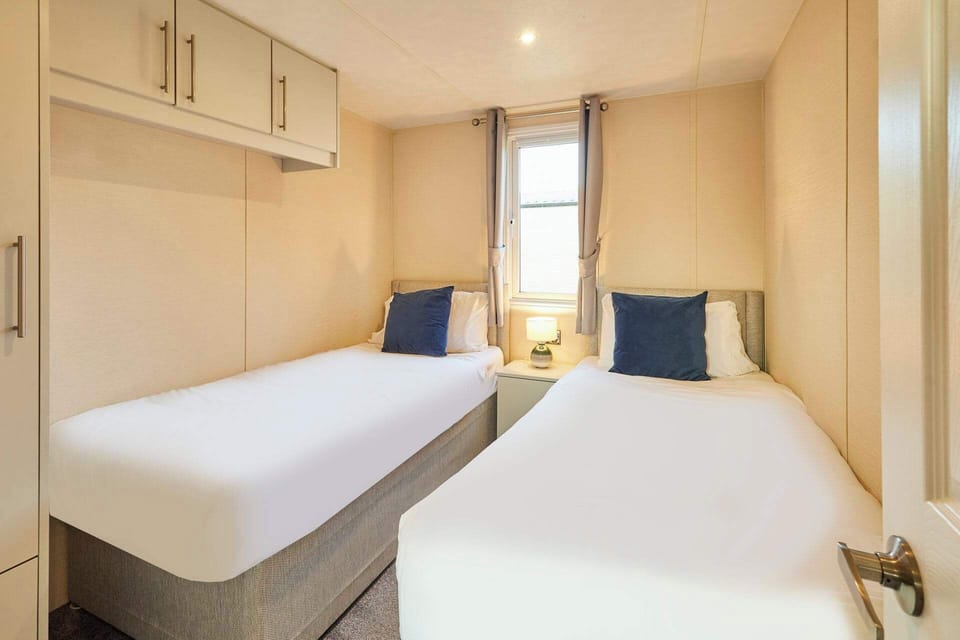 Fairview Lodge, Allerthorpe Golf & Country Park, York - Host & Stay