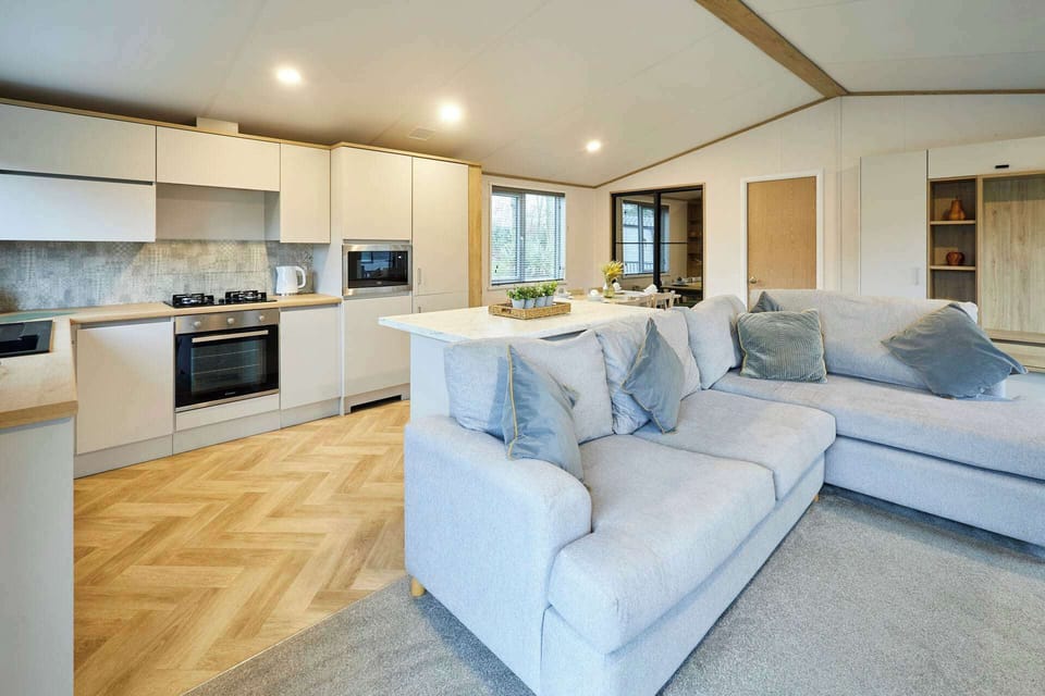 Mulberry Lodge, Allerthorpe Golf & Country Park, York - Host & Stay