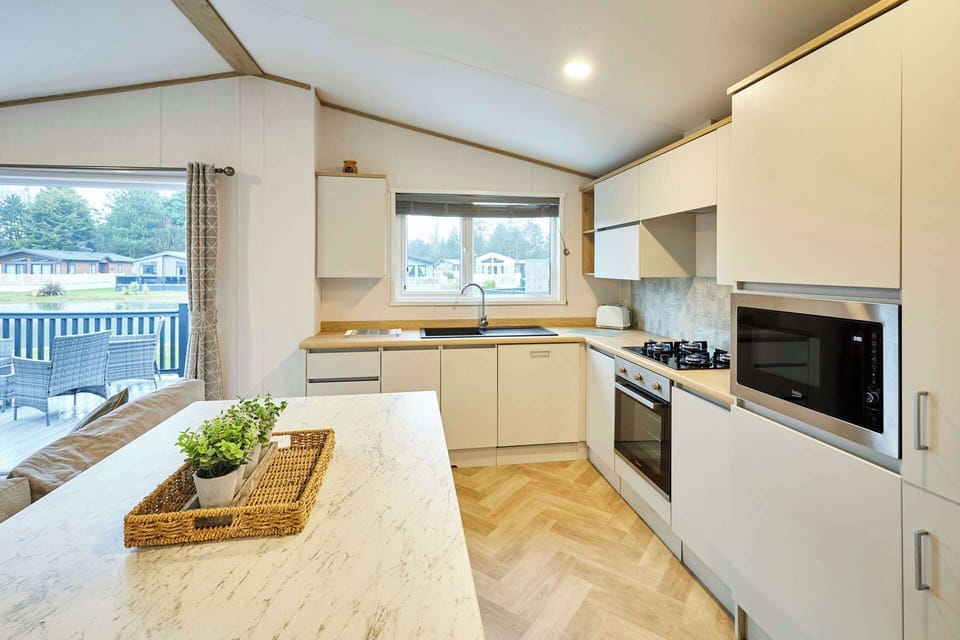 Mulberry Lodge, Allerthorpe Golf & Country Park, York - Host & Stay