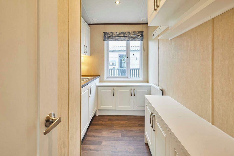 Lakeside Gem, Allerthorpe Golf & Country Park, York - Host & Stay