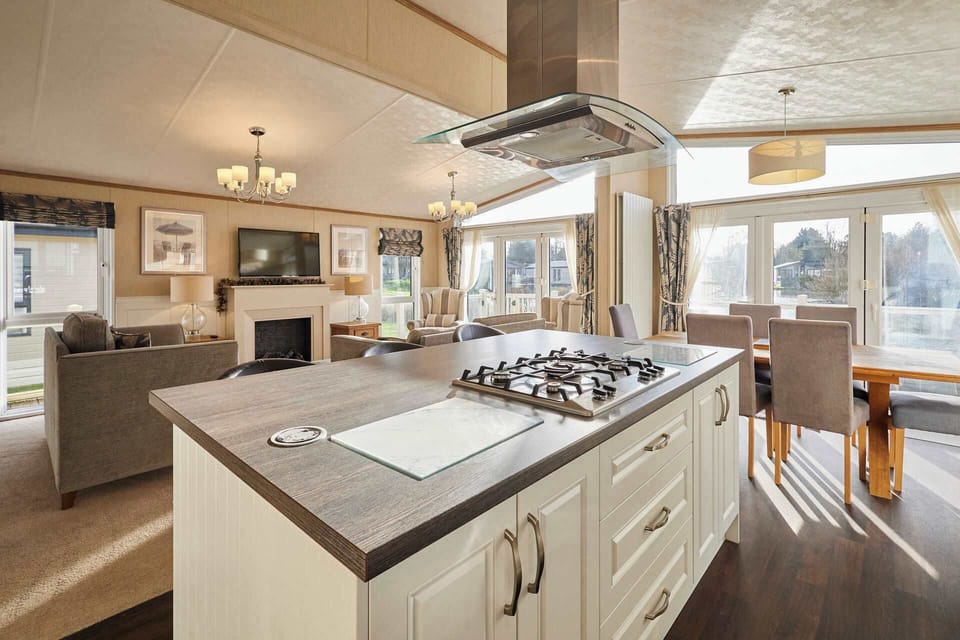 Lakeside Gem, Allerthorpe Golf & Country Park, York - Host & Stay