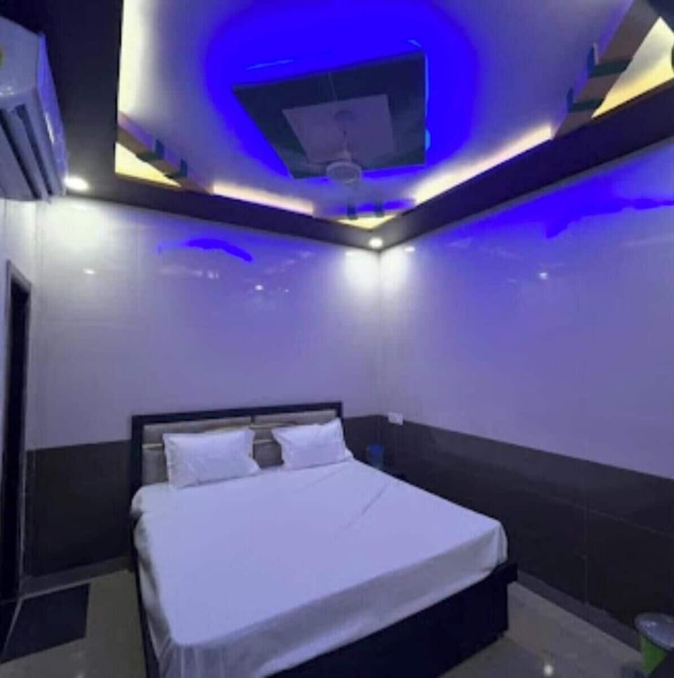 Quadruple Room | Iron/ironing board, free WiFi