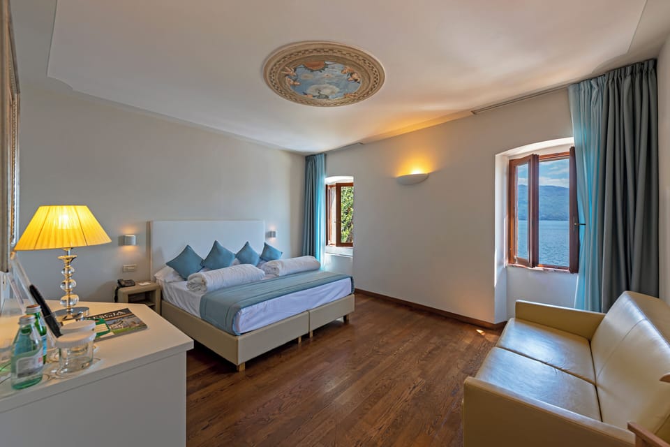 Classic Double or Twin Room | In-room safe, blackout drapes, soundproofing, free WiFi