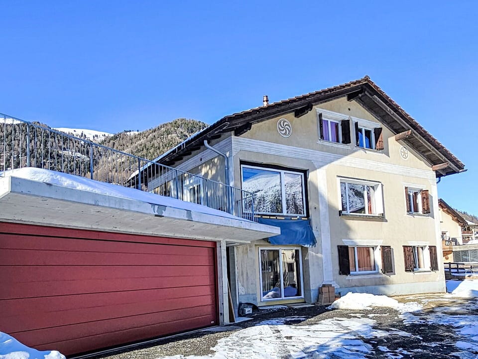 House, Home, Snow, Winter, Roof, Freezing, Cottage, Door, Slope, Siding