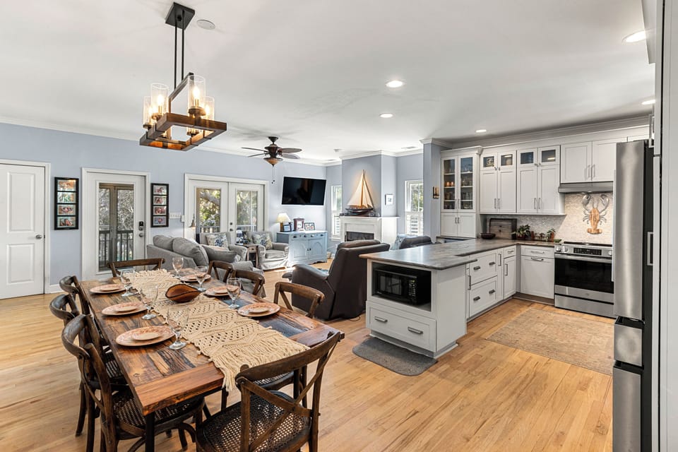 Open Concept Living Space w/ Kitchen