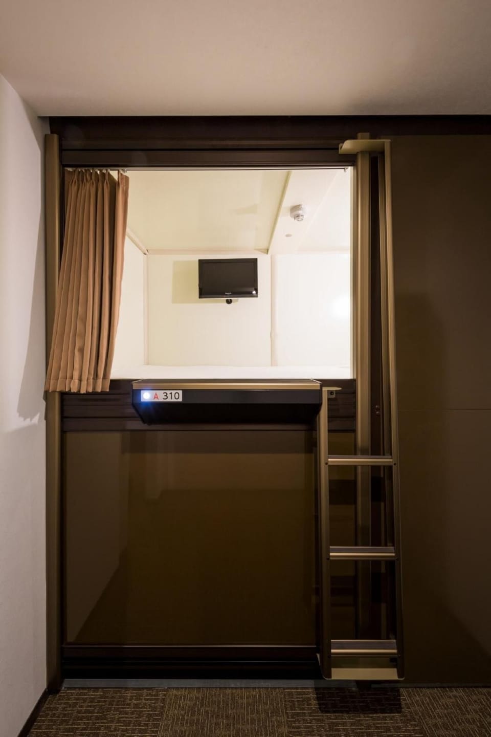 In-room safe, free WiFi, bed sheets