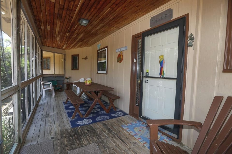Screened Porch 2021