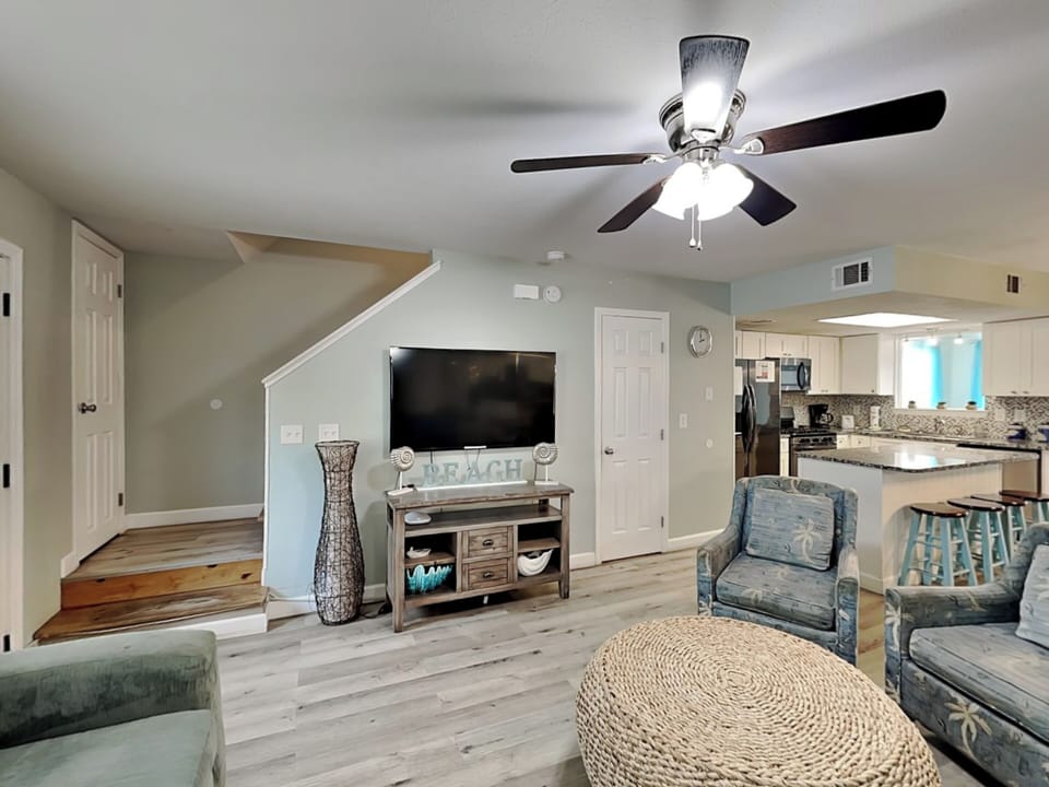 Living Area - Smart TV - First Floor