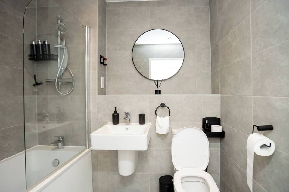 Apartment, 1 Bedroom | Bathroom | Toilet paper