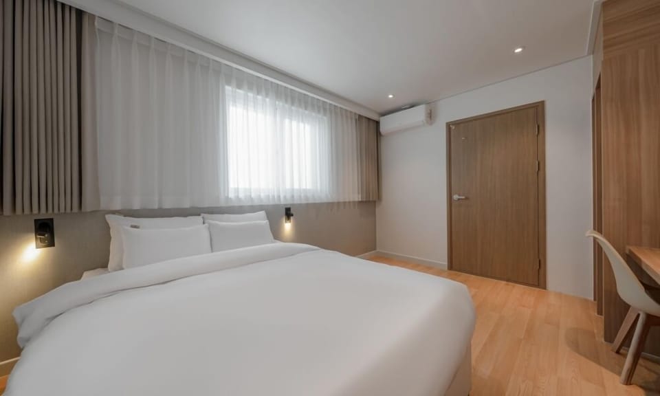 Family Room | Individually decorated, individually furnished, free WiFi, bed sheets