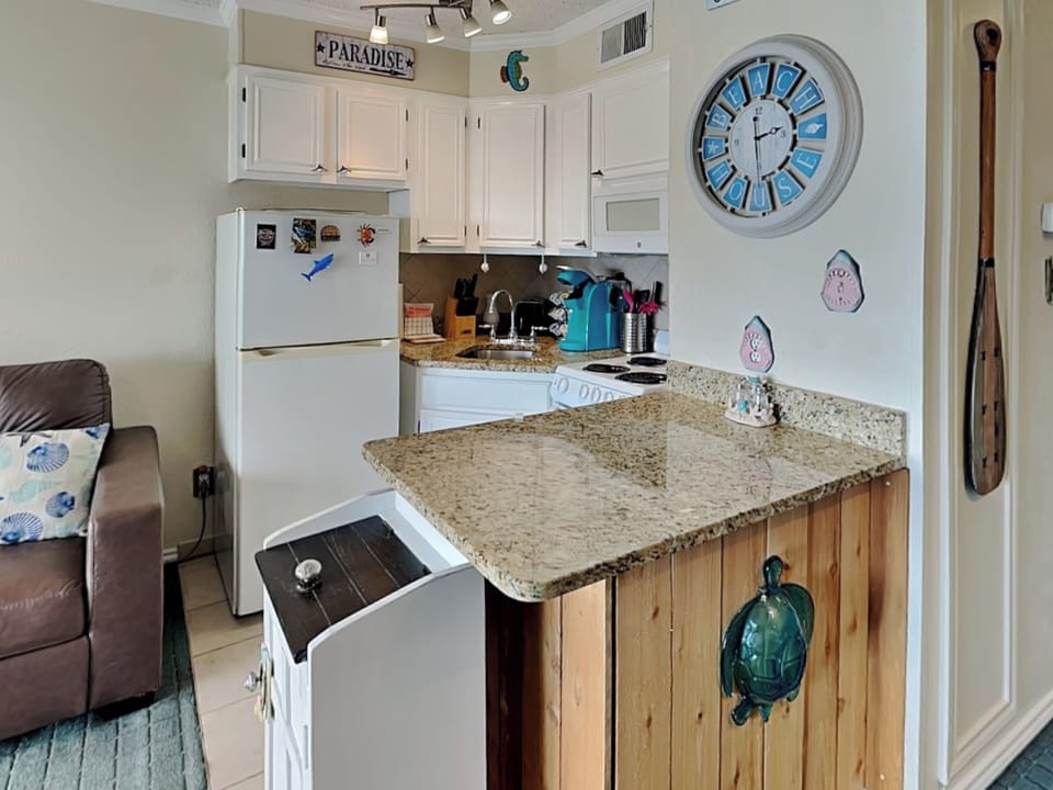 Full Kitchen